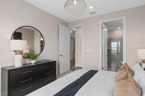 House in Apopka, Florida 5 bedrooms, 356.47 sq.m. № 1905450 - photo 27