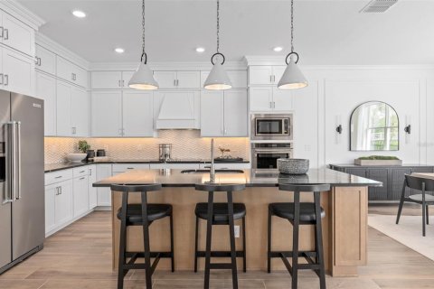 House in Apopka, Florida 5 bedrooms, 356.47 sq.m. № 1905450 - photo 15