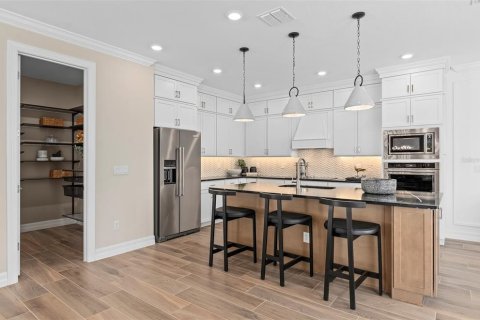 House in Apopka, Florida 5 bedrooms, 356.47 sq.m. № 1905450 - photo 14