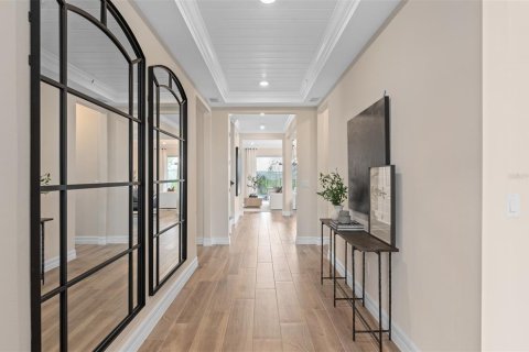 House in Apopka, Florida 5 bedrooms, 356.47 sq.m. № 1905450 - photo 4