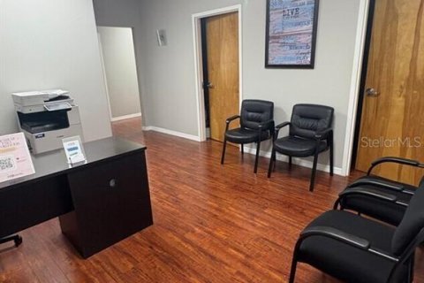 Immobilier commercial à louer à Orlando, Floride: 3867.52 m2 № 2404900 - photo 3