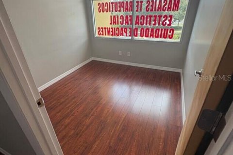 Immobilier commercial à louer à Orlando, Floride: 3867.52 m2 № 2404900 - photo 10
