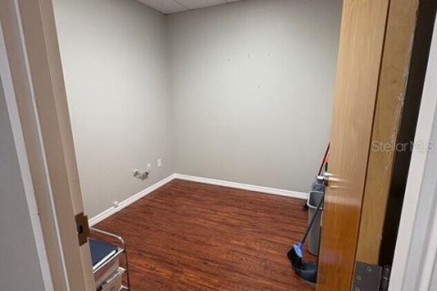 Immobilier commercial à louer à Orlando, Floride: 3867.52 m2 № 2404900 - photo 6