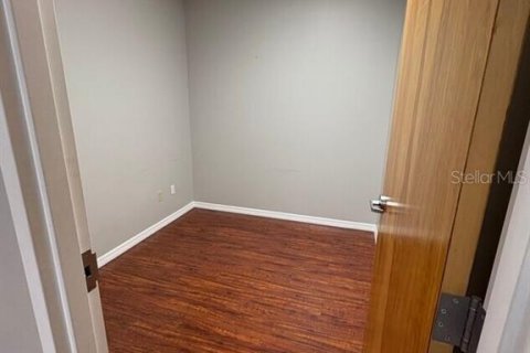 Immobilier commercial à louer à Orlando, Floride: 3867.52 m2 № 2404900 - photo 5