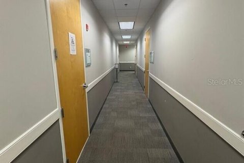 Immobilier commercial à louer à Orlando, Floride: 3867.52 m2 № 2404900 - photo 2