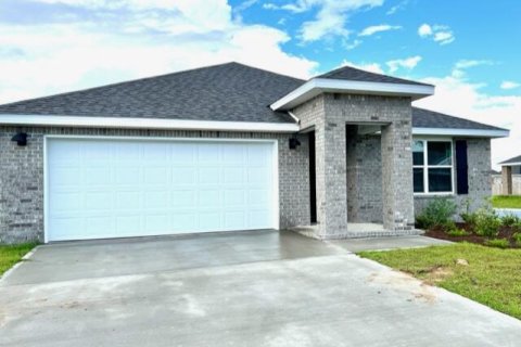 Villa ou maison à louer à Crestview, Floride: 4 chambres, 171.96 m2 № 564513 - photo 1