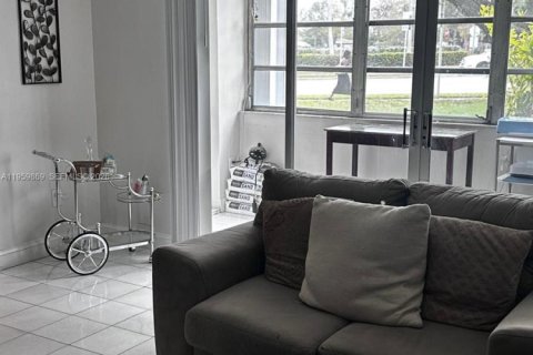 Купить кондоминиум в Майами, Флорида 2 спальни, 105.17м2, № 2027695 - фото 7