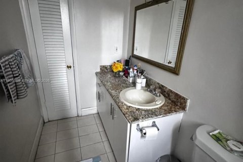Купить кондоминиум в Майами, Флорида 2 спальни, 105.17м2, № 2027695 - фото 15