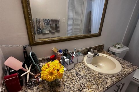 Купить кондоминиум в Майами, Флорида 2 спальни, 105.17м2, № 2027695 - фото 14