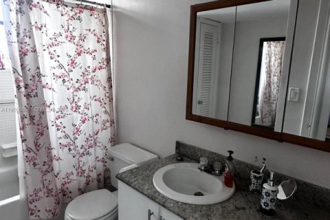 Купить кондоминиум в Майами, Флорида 2 спальни, 105.17м2, № 2027695 - фото 17