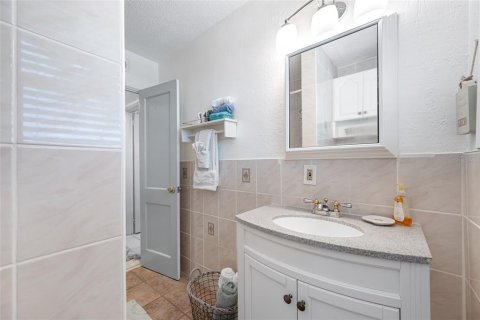Copropriété à vendre à Saint Pete Beach, Floride: 1 chambre, 45.99 m2 № 2349181 - photo 30