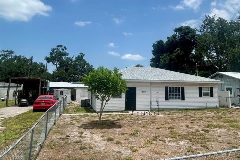 House in Bradenton, Florida 3 bedrooms, 91.42 sq.m. № 2215406