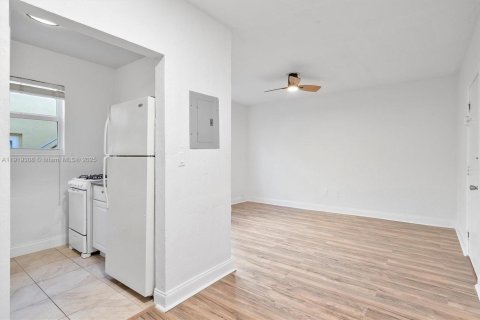 Apartment in Miami Beach, Florida 1 bedroom, 65.03 sq.m. № 1974537 - photo 2