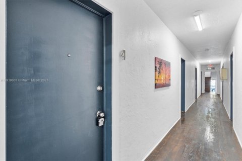 Apartment in Miami Beach, Florida 1 bedroom, 65.03 sq.m. № 1974537 - photo 11