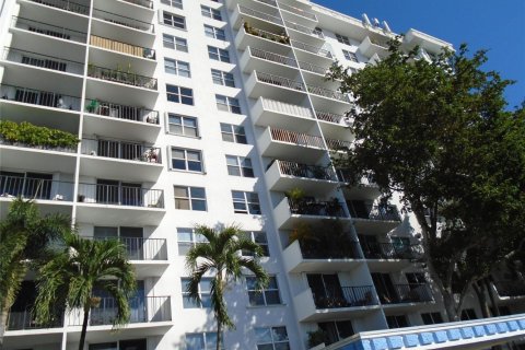 Condominio en Fort Lauderdale, Florida, 1 dormitorio  № 2083080