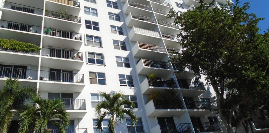 Condominio en Fort Lauderdale, Florida, 1 dormitorio  № 2083080
