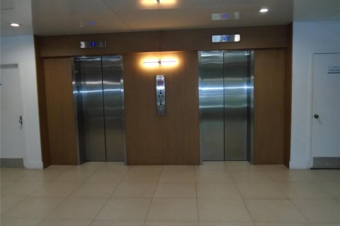Condominio en venta en Fort Lauderdale, Florida, 1 dormitorio, 78.97 m2 № 2083080 - foto 14