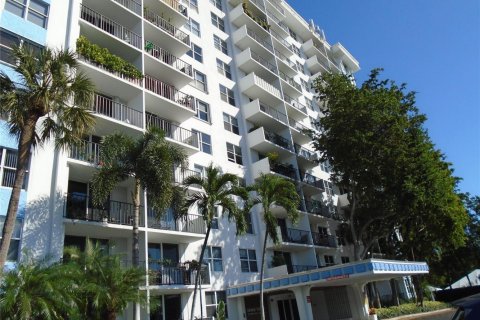 Condominio en venta en Fort Lauderdale, Florida, 1 dormitorio, 78.97 m2 № 2083080 - foto 5