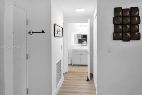 Купить кондоминиум в Майами, Флорида 1 спальня, 77.85м2, № 2024465 - фото 8