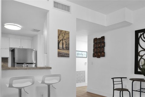 Купить кондоминиум в Майами, Флорида 1 спальня, 77.85м2, № 2024465 - фото 7