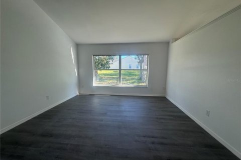 Снять в аренду виллу или дом в Дейтона-Бич, Флорида 9 комнат, 171.4м2, № 2102905 - фото 6