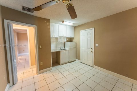 Villa ou maison à vendre à Miami, Floride: 4 chambres, 186.45 m2 № 1991862 - photo 21