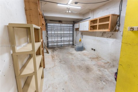 Villa ou maison à vendre à Miami, Floride: 4 chambres, 186.45 m2 № 1991862 - photo 27