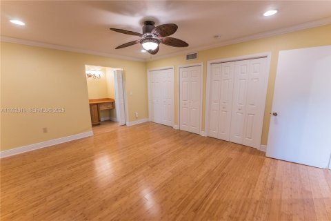 Villa ou maison à vendre à Miami, Floride: 4 chambres, 186.45 m2 № 1991862 - photo 16