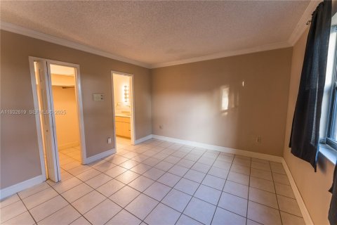 Villa ou maison à vendre à Miami, Floride: 4 chambres, 186.45 m2 № 1991862 - photo 23