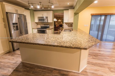 Villa ou maison à vendre à Miami, Floride: 4 chambres, 186.45 m2 № 1991862 - photo 7