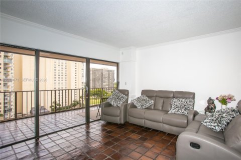 Condo in Miami, Florida, 2 bedrooms  № 2168409 - photo 3