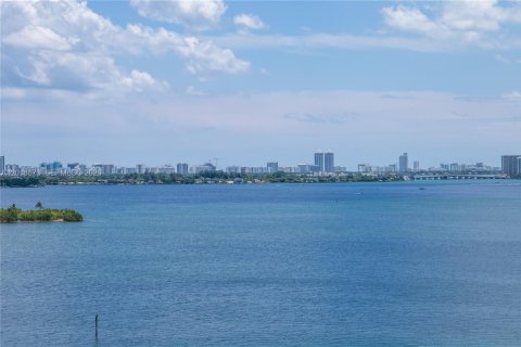 Condo in Miami, Florida, 2 bedrooms  № 2168409 - photo 15