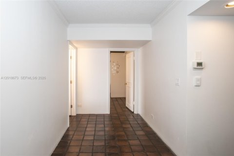 Condo in Miami, Florida, 2 bedrooms  № 2168409 - photo 5