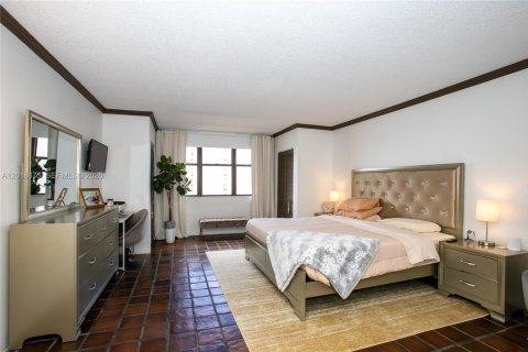 Condo in Miami, Florida, 2 bedrooms  № 2168409 - photo 9