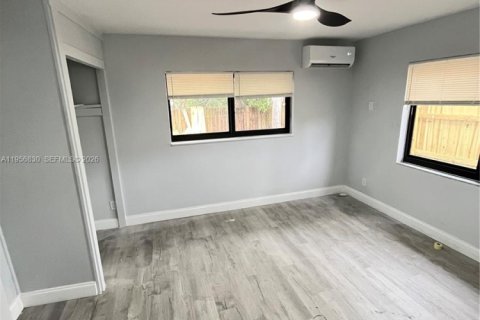 Villa ou maison à louer à Oakland Park, Floride: 1 chambre № 2028177 - photo 5