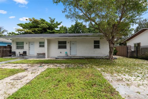 House in Miami, Florida 2 bedrooms, 121.7 sq.m. № 1929645 - photo 3