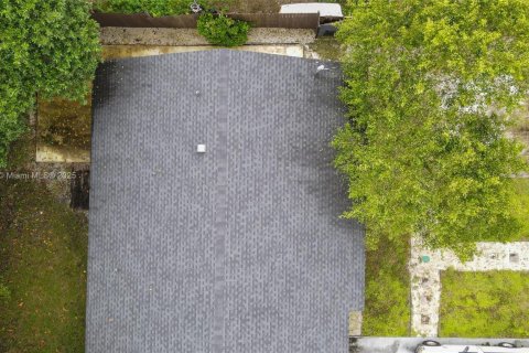 House in Miami, Florida 2 bedrooms, 121.7 sq.m. № 1929645 - photo 24