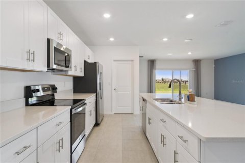 Villa ou maison à vendre à Haines City, Floride: 4 chambres, 235.23 m2 № 2196184 - photo 7
