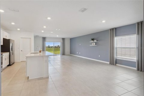 Villa ou maison à vendre à Haines City, Floride: 4 chambres, 235.23 m2 № 2196184 - photo 14