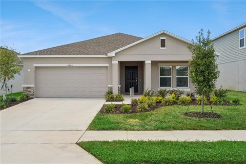 Casa en Haines City, Florida 4 dormitorios, 235.23 m2 № 2196184