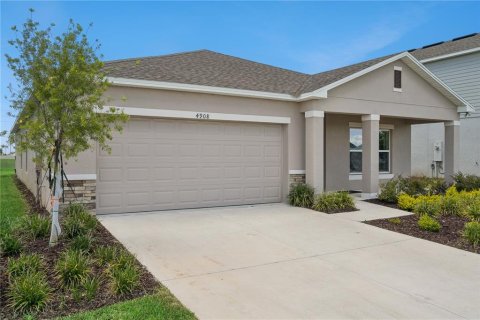 Villa ou maison à vendre à Haines City, Floride: 4 chambres, 235.23 m2 № 2196184 - photo 2