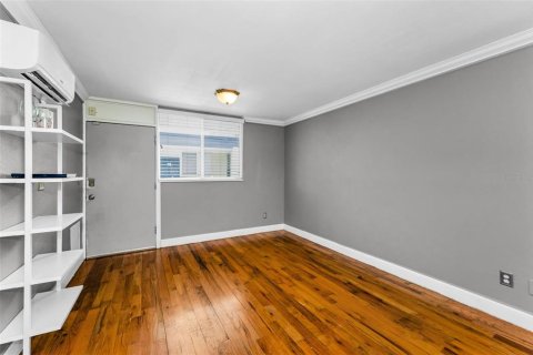 Condominio en venta en Tampa, Florida, 2 dormitorios, 68.38 m2 № 1770928 - foto 8