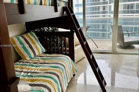 Condo in Hallandale Beach, Florida, 2 bedrooms  № 2052967 - photo 18