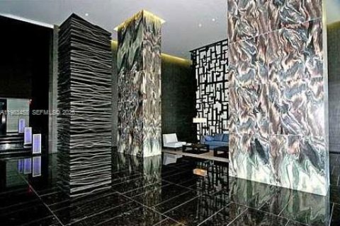 Condo in Hallandale Beach, Florida, 2 bedrooms  № 2052967 - photo 27