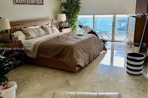 Condo in Hallandale Beach, Florida, 2 bedrooms  № 2052967 - photo 12