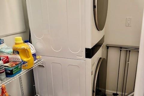 Condo in Hallandale Beach, Florida, 2 bedrooms  № 2052967 - photo 20