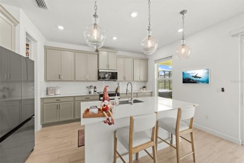 Villa ou maison à vendre à Palm Bay, Floride: 4 chambres, 247.77 m2 № 2403544 - photo 10