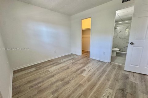 Снять в аренду кондоминиум в Майами-Гарденс, Флорида 2 спальни, 84.82м2, № 2031319 - фото 20