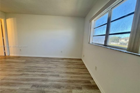 Снять в аренду кондоминиум в Майами-Гарденс, Флорида 2 спальни, 84.82м2, № 2031319 - фото 10