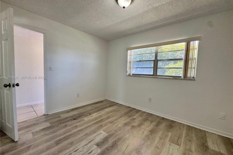 Снять в аренду кондоминиум в Майами-Гарденс, Флорида 2 спальни, 84.82м2, № 2031319 - фото 18